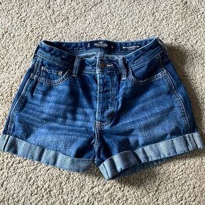 Hollister High Rise Boyfriend Shorts